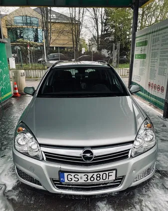 samochody osobowe Opel Astra cena 11500 przebieg: 191000, rok produkcji 2009 z Słupsk